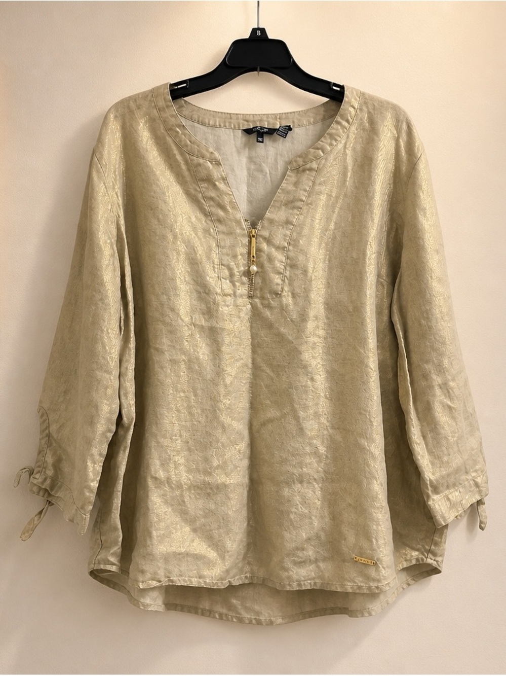 Ellen Tracy Linen Metallic Gold V-Neck Tie-Sleeve Blouse - Picture 2 of 4